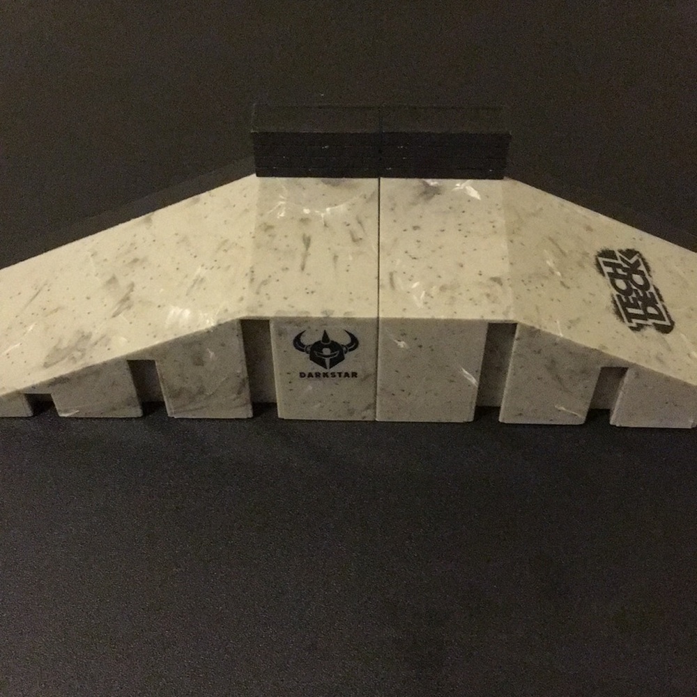 Tech Deck Ramp with A mini Brick wall